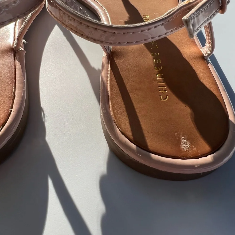 Chinese Laundry Garden 8.5 M Blush/Soft Pink Floral Open Gold-Stud Thong Sandals - Picture 6 of 8